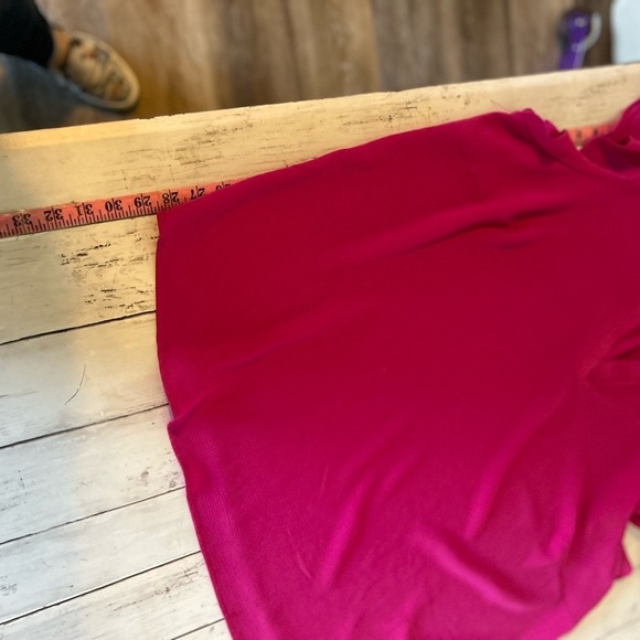 Adrianna Papell 3X fuchsia flutter sleeve blouse - Picture 5 of 7